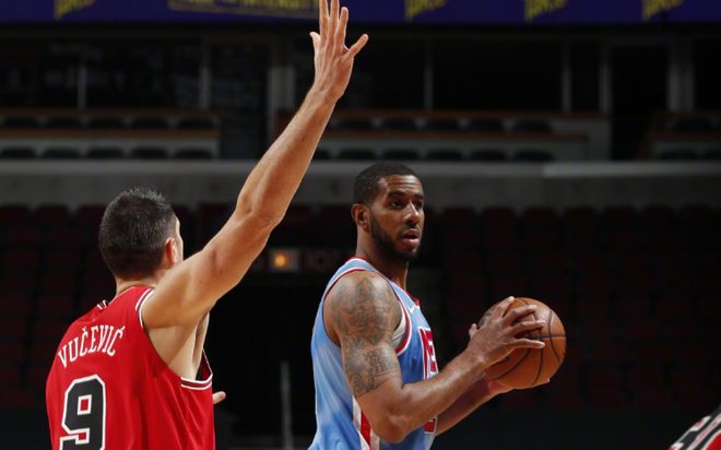 开云体育中国官网-尼克斯横扫篮网，武切维奇高光表现