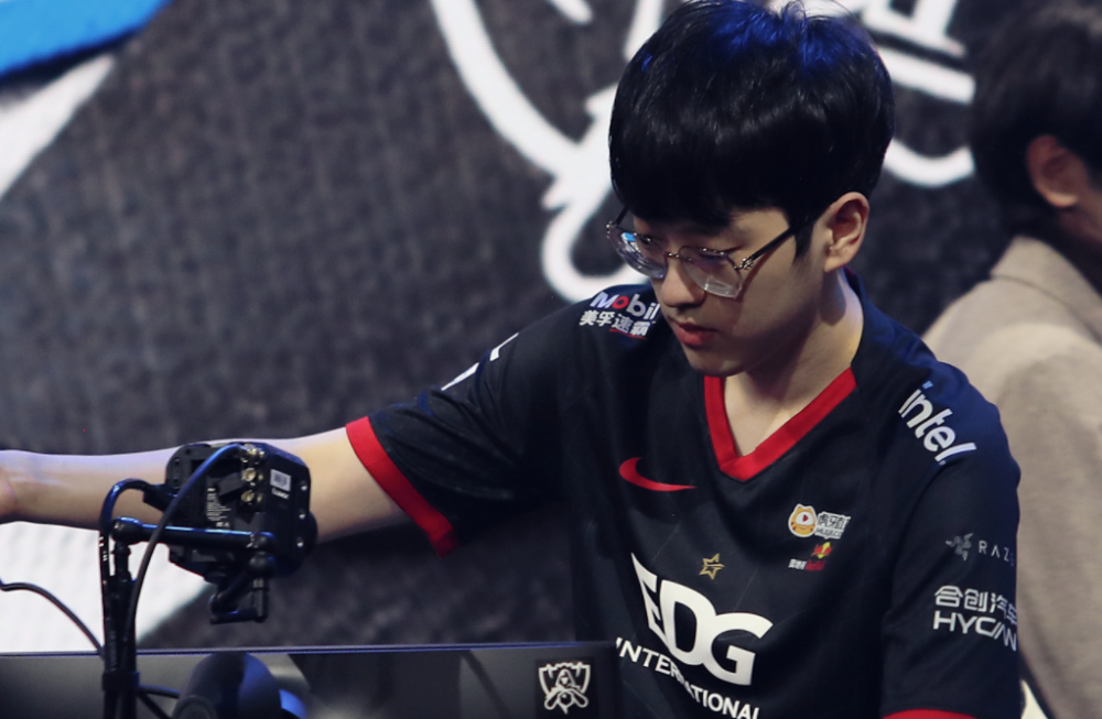 开云下载-FNC绝杀T1，Upset完成帽子戏法